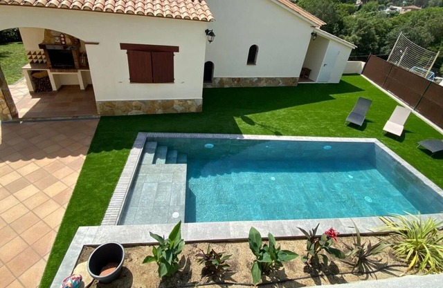 VILLA AZULMAR PRECIOSA CASA EN LA COSTA BRAVA