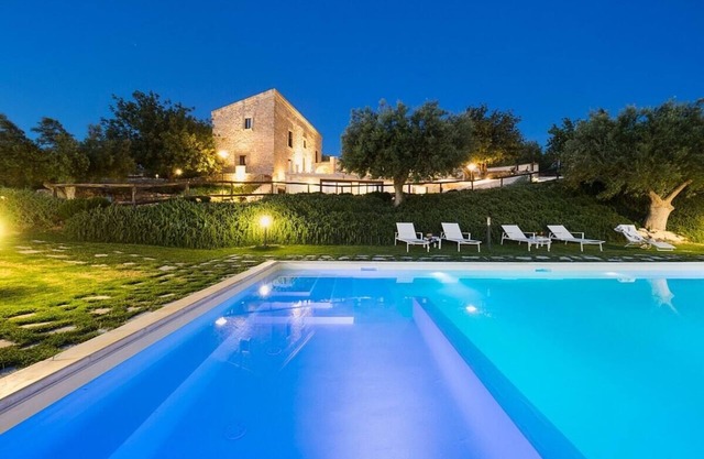 Villa Begonia with private pool and tennis court