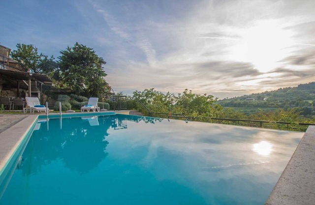 Villa Belle with pool for max 12 Persons in Oprtalj Istria