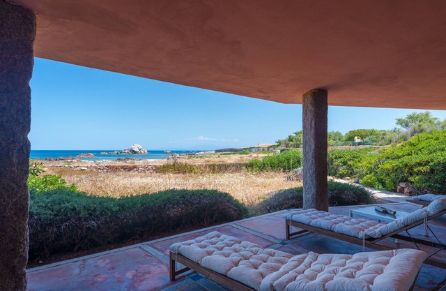 Villa 'Beth Luis Nion' with Sea View, Private Terrace and Wi-Fi