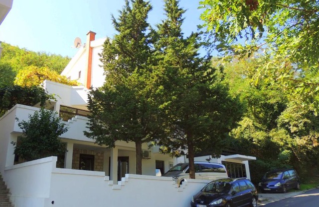 Villa Budvanka Guesthouse