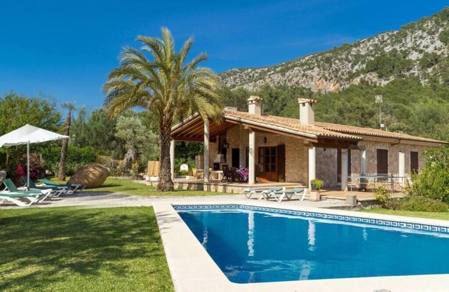 Villa Cadell Petit, Majorcan-style villa for six people