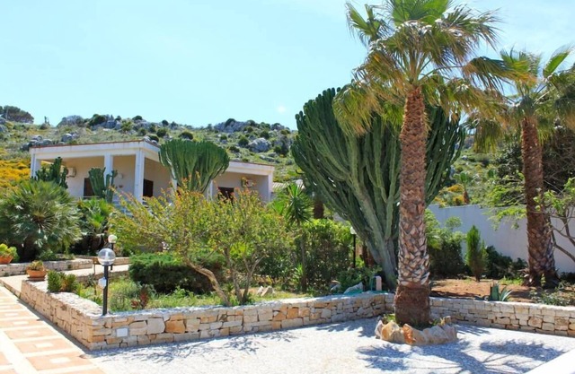Villa Calamancina with garden- SAN VITO LO CAPO- all inclusive