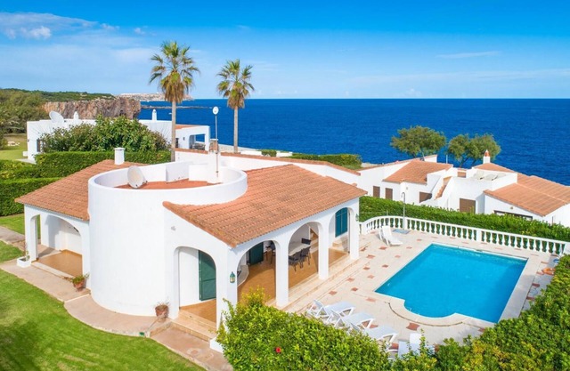 Villa Caprice - Three Bedroom Villa, Sleeps 6