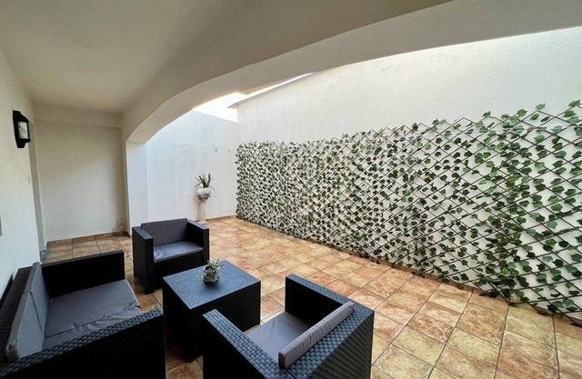 Villa 'Caturrinho' with Private Terrace and Wi-Fi