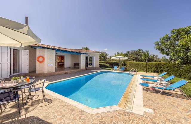 Villa Chara Mari - Three Bedroom Villa, Sleeps 5