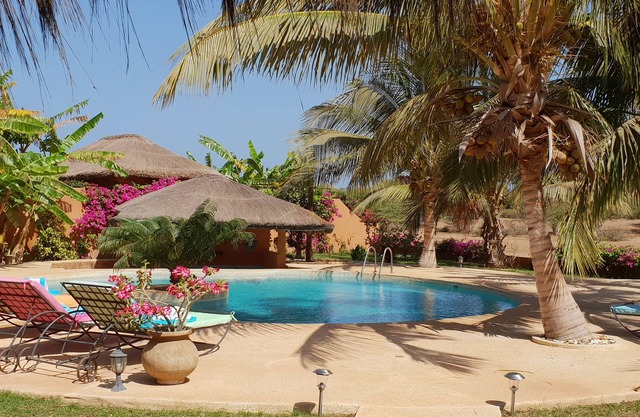 VILLA CHEZ BIBI - 8 people with swimming pool, pool bar, , pontoon, garden, wifi