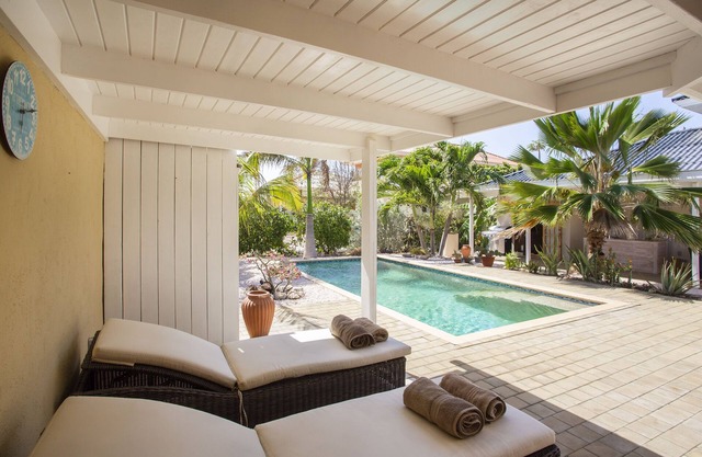 Villa Cle - Curaçao with beautiful tropical garden and private pool