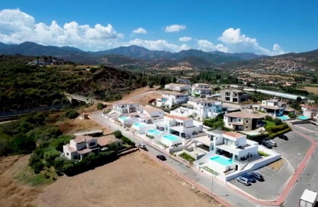 Villa con piscina privata BudoniAffitti