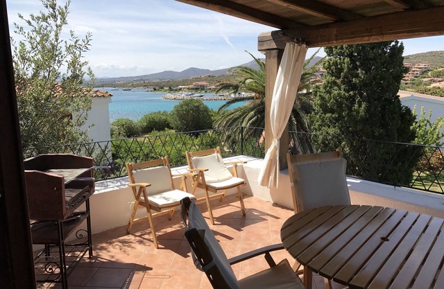 "VILLA CORMORANO" SEA VIEW APARTMENT 'MIMOSE'