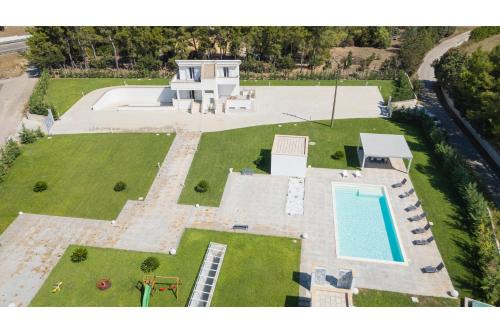 Villa Cristal Pool and Padel - Happy Rentals