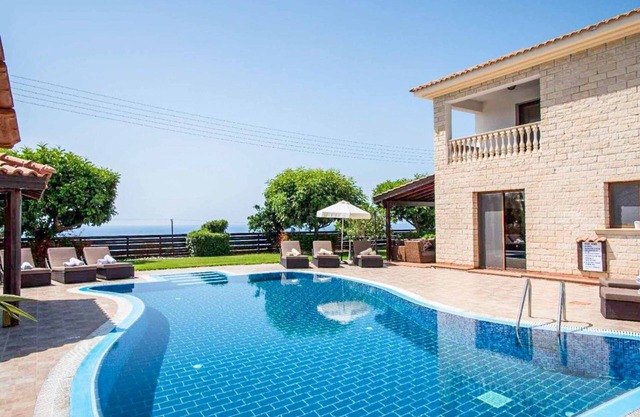 Villa Nikos Argaka - Four Bedroom Villa, Sleeps 8