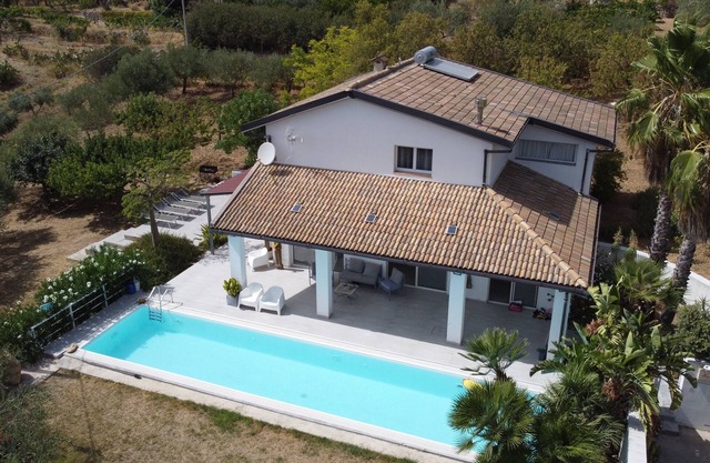 Villa Dali . Modern house, panoramic view, pool 16mX3