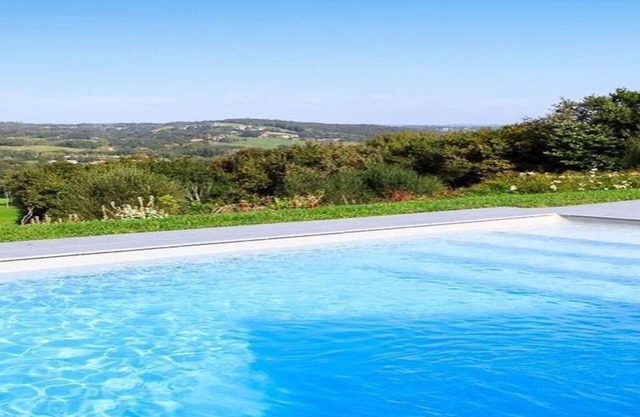Villa DE Standing SUR LES Hauteurs DE Bayonne AU Calme, A 12 MN DE Biarritz