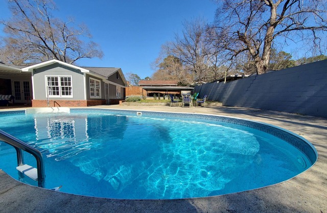 Villa del Aqua - Pool House - Residential Friendly Quiet Neighborhood
