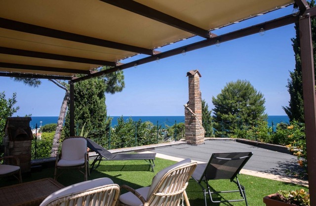 VILLA DEL MARE - Numana, wonderful villa 100mt from the sea