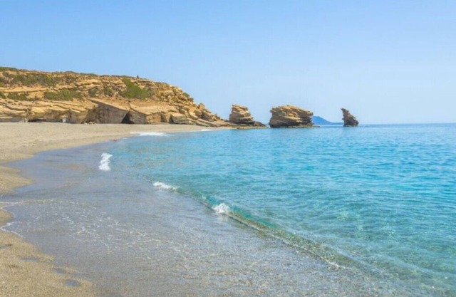 Villa Dimitris - Only 4km away from the beach