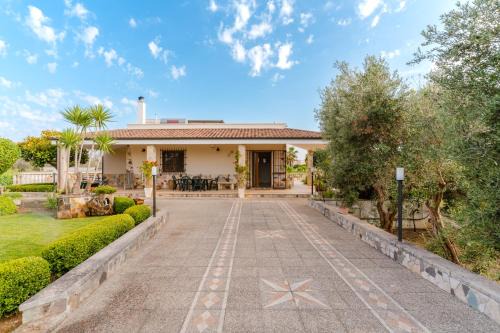 Villa Domus Olea by Just Houses SRL