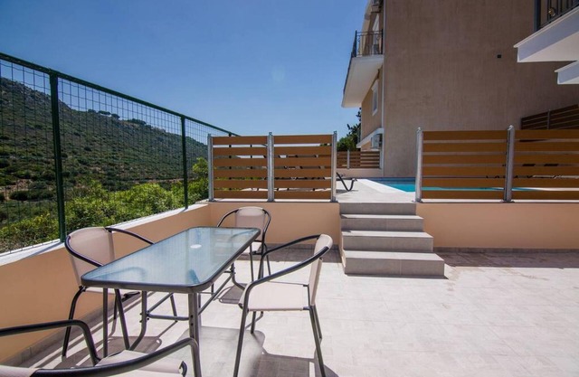 Villa Elpida at Minies