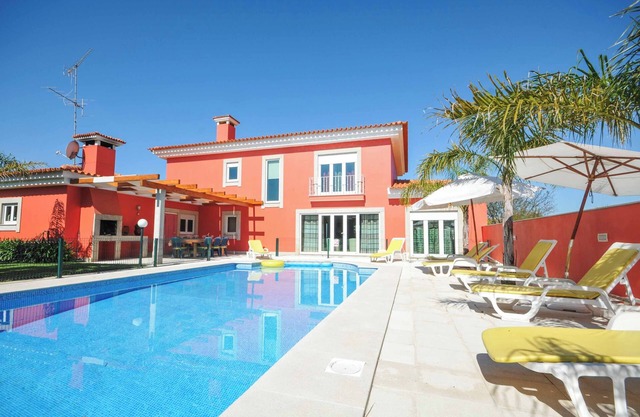 Villa Esposende - Five Bedroom Villa, Sleeps 10