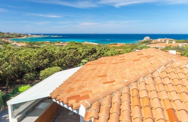 Villa 'Gerbera - 250m Dal Mare' with Sea View, Wi-Fi and Air Conditioning