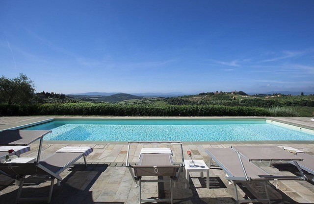 Villa Gingillo: A splendid three-story villa surrounded by the greenery, with Free WI-FI.