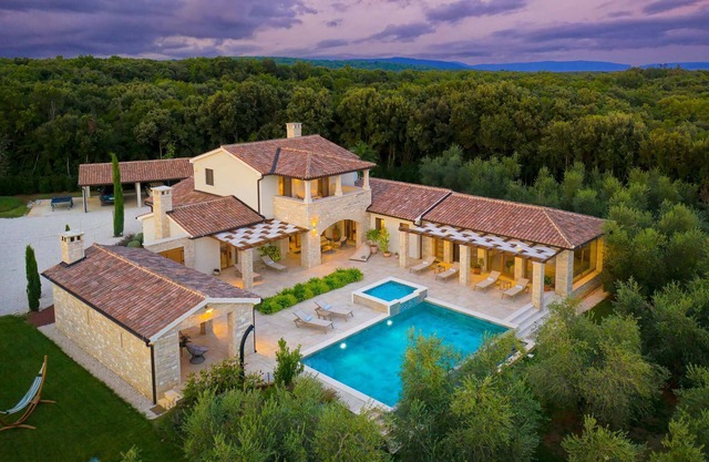 Villa Ginetto - 8 Persons, 4 Bedrooms, Private Pool, BBQ