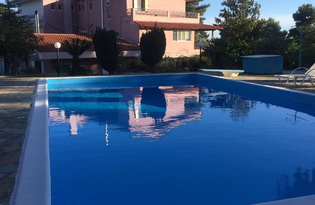 VILLA GLENDA, VARNAVA