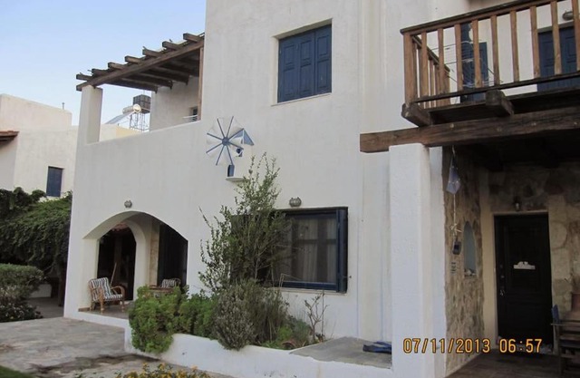 VILLA GRECQUE FACE A LA MER TSOUTSOUROS CRETE