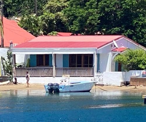 Villa GRENADINE Vue panoramique, les pieds dans l'eau