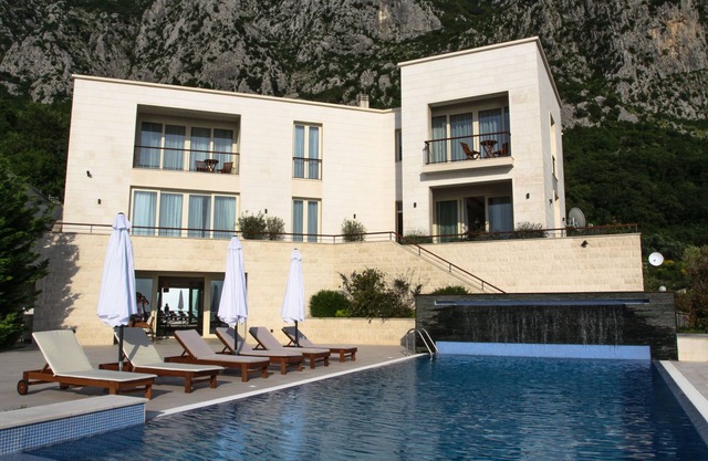 Villa Hedonism, (Possibility for a long-term bookings on a special conditions)