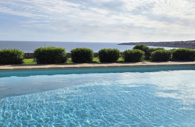 VILLA HELIOS on the seafront and cliff in a quiet area Cala Pi with air conditioning - Free Wifi