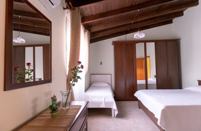 Villa I Gelsomini - Four Bedroom Villa, Sleeps 12