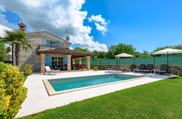 Villa Ida with pool in Visnjan, Istria