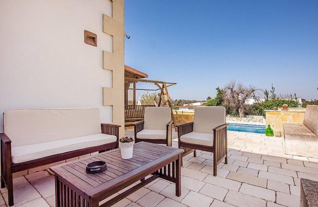 Villa Ilare: A characteristic and welcoming one-story villa situated in a quiet location, a few minutes from the town center, with Free WI-FI.