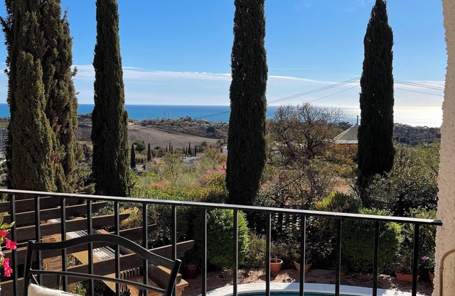 Villa in Benajarafe with Pool, Sea Views & Separate Guest Apartment – Sleeps 10