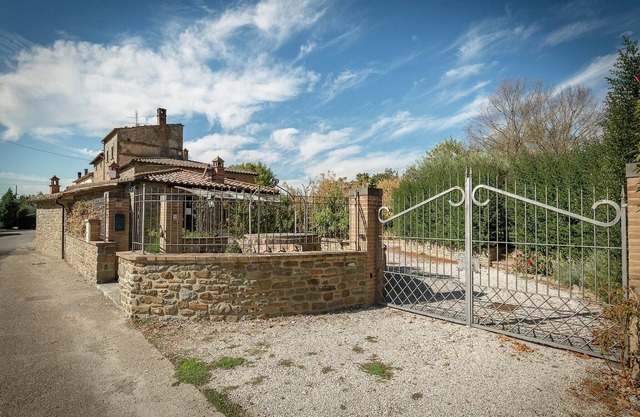 Villa in Cortona with Private Pool