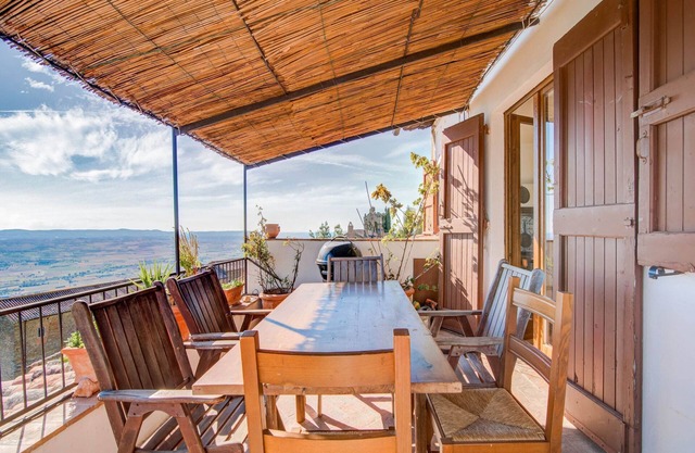Villa in Cortona With Pool