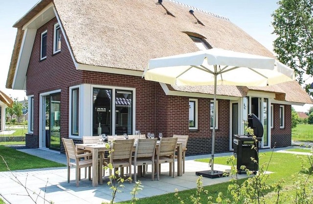Villa in Friesland with Sauna and Jetty