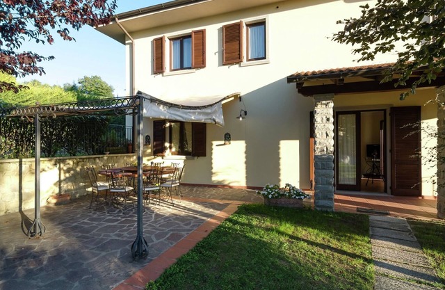 Villa in Lonnano with Private Pool