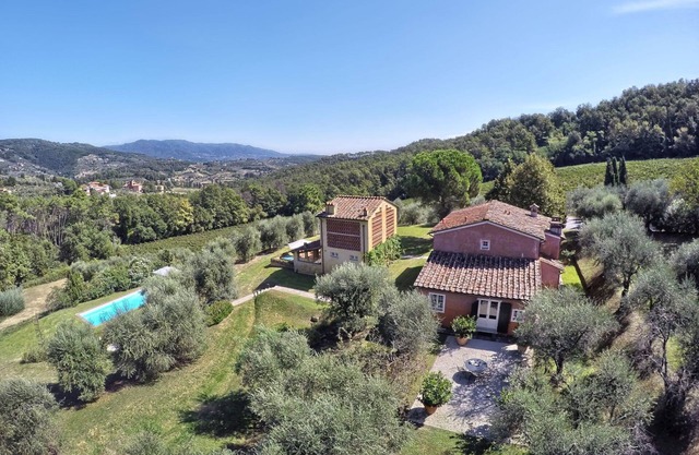 Villa in Mutigliano with 5 bedrooms sleeps 10