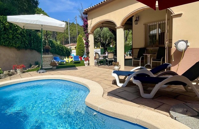 Villa in Pals near Beaches and Old Town