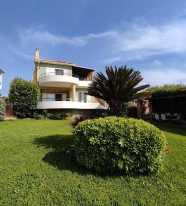 Villa in Skafidia overlooking the Ionian Sea