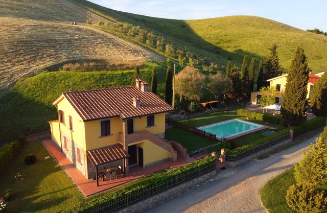 Villa in the countryside of Volterra with private pool. Panoramic, quiet and ideal for visiting Tusc