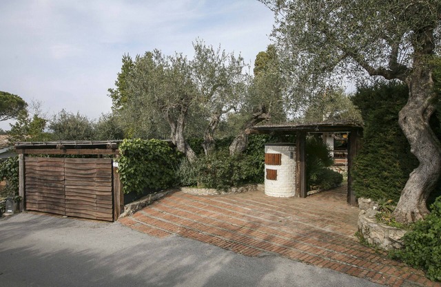 Villa in Tuscany, in Ansedonia, a few minutes walk from the sea.