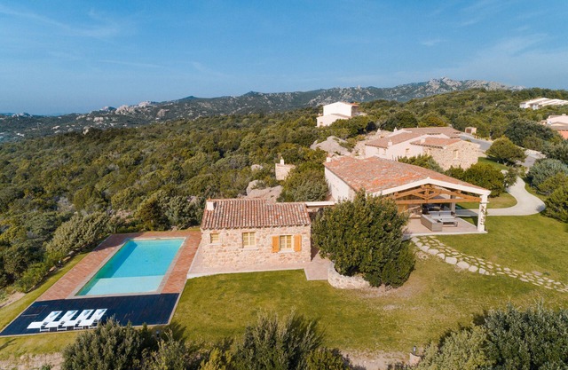 Villa 'India' with Sea View, Wi-Fi and Air Conditioning