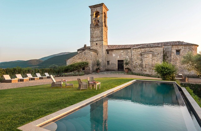 Villa in San Giovanni Del Pantano with 10 bedrooms sleeps 20