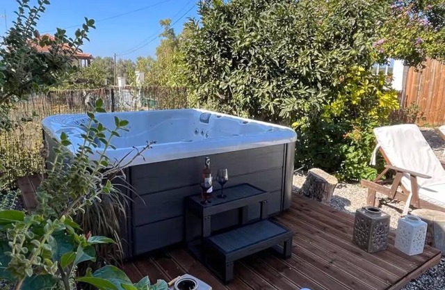 Villa Kallisti - private villa with hot tub, large garden, close to the beach