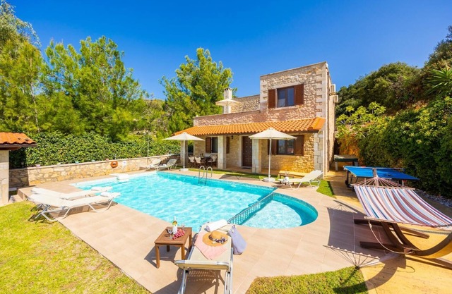 Villa Katia Faragi - Three Bedroom Villa, Sleeps 7