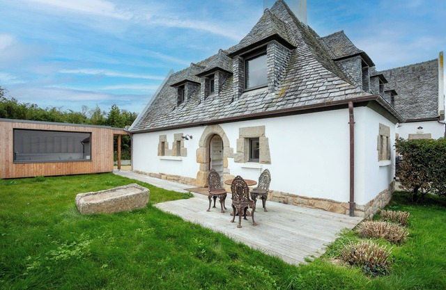 Villa 'Ker Louise' with Sea View, Shared Terrace and Wi-Fi